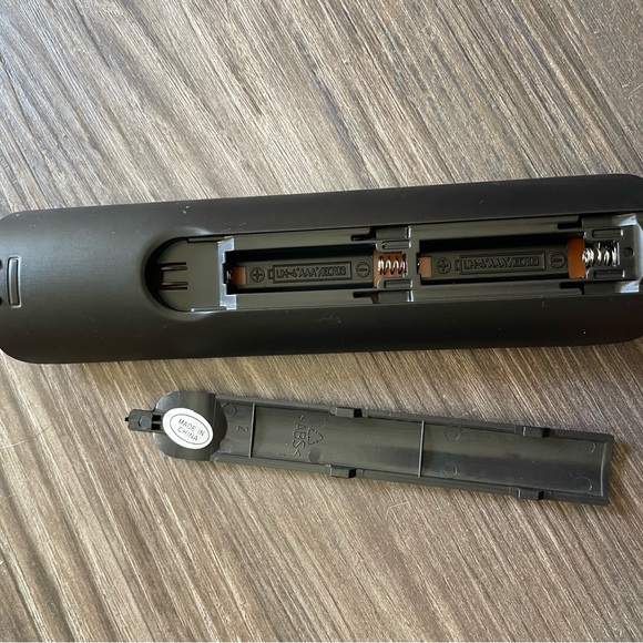 Universal remote - Picture 4 of 4